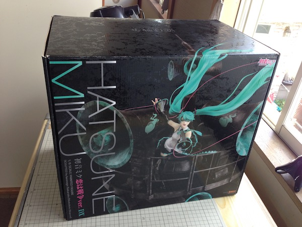 Miku Hatsune: Love is War ver. DX - Opened